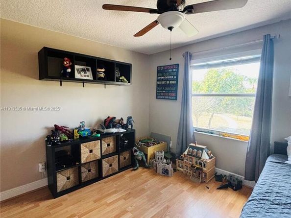 208 SW 120th Ave, Pembroke Pines FL 33025