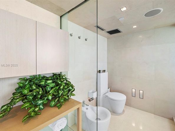 101 20th St PHA 3909, Miami Beach FL 33139