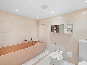 101 20th St PHA 3909, Miami Beach FL 33139