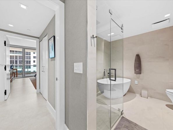 1331 Brickell Bay Dr 1406, Miami FL 33131