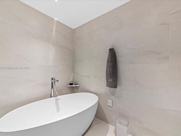 1331 Brickell Bay Dr 1406, Miami FL 33131