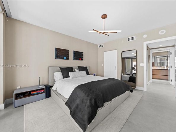 1331 Brickell Bay Dr 1406, Miami FL 33131