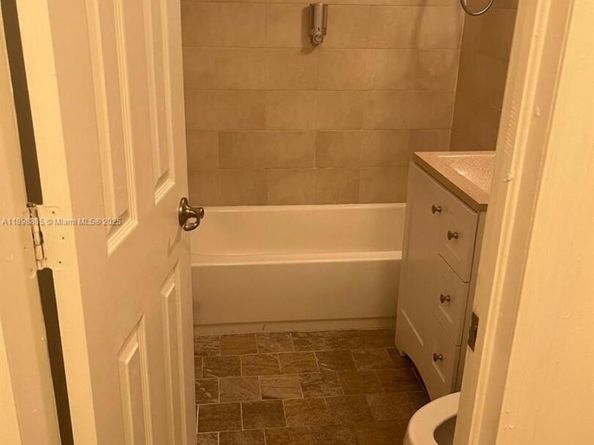 2195 Bay Dr 6, Miami Beach FL 33141