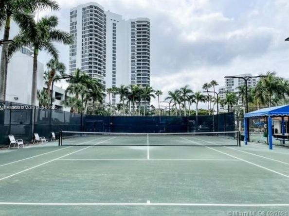 3500 Mystic Pointe Drive 2108, Aventura FL 33180