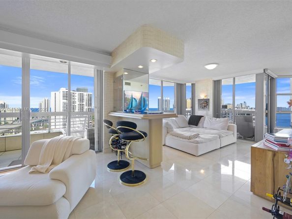 3500 Mystic Pointe Drive 2108, Aventura FL 33180