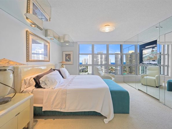 3500 Mystic Pointe Drive 2108, Aventura FL 33180