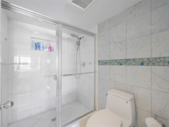3500 Mystic Pointe Drive 2108, Aventura FL 33180