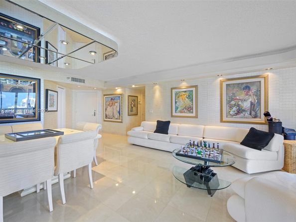 3500 Mystic Pointe Drive 2108, Aventura FL 33180
