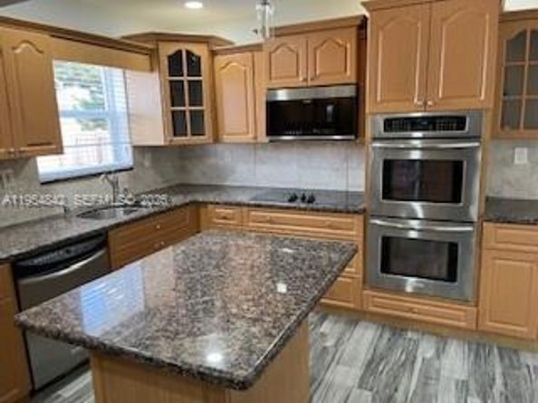 240 N 70th Way, Hollywood FL 33024