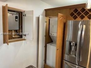 240 N 70th Way, Hollywood FL 33024