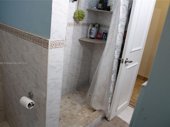 8200 SW 164th St, Palmetto Bay FL 33157