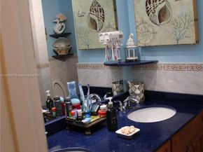 8200 SW 164th St, Palmetto Bay FL 33157