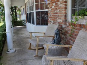 8200 SW 164th St, Palmetto Bay FL 33157