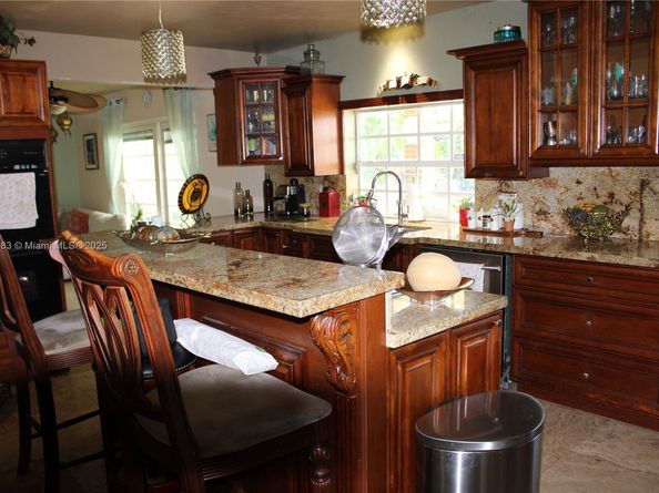 8200 SW 164th St, Palmetto Bay FL 33157