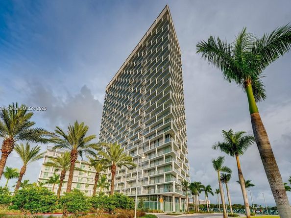 2000 Metropica Way 1207, Sunrise FL 33323