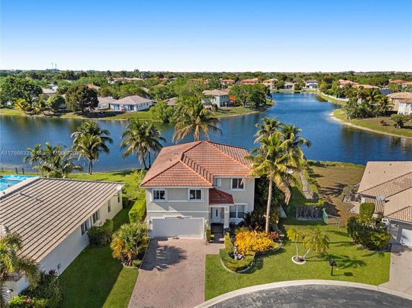 13335 SW 24th St, Miramar FL 33027