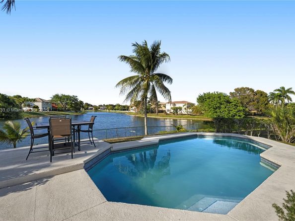 13335 SW 24th St, Miramar FL 33027