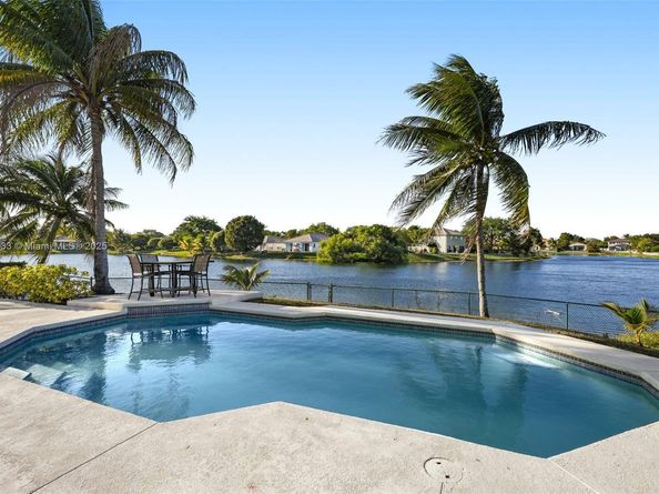 13335 SW 24th St, Miramar FL 33027