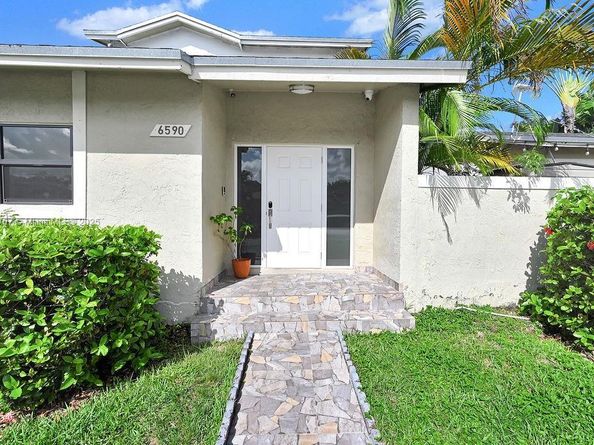 6590 SW 152nd Pl 2590, Miami FL 33193
