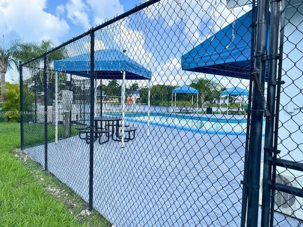 6590 SW 152nd Pl 2590, Miami FL 33193