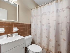 404 NE 11th Ave, Pompano Beach FL 33060