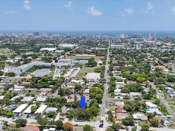 404 NE 11th Ave, Pompano Beach FL 33060