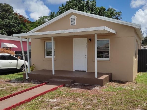 860 NW 118th St, Miami FL 33168