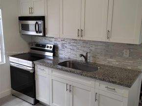 860 NW 118th St, Miami FL 33168
