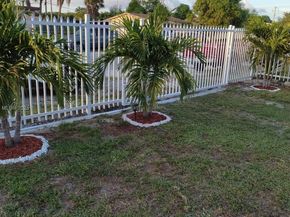 860 NW 118th St, Miami FL 33168