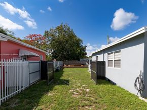 860 NW 118th St, Miami FL 33168