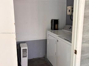 860 NW 118th St, Miami FL 33168