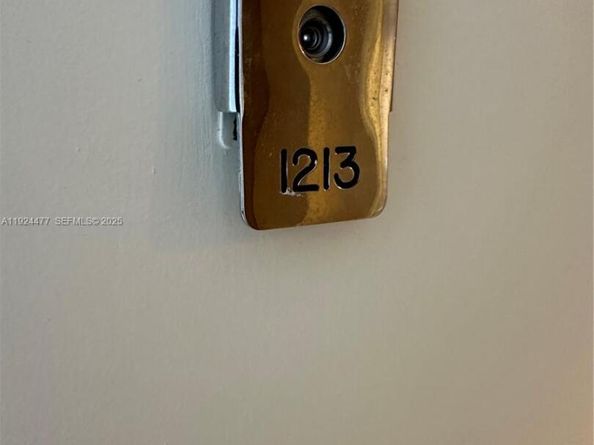 3530 Mystic Pointe Dr 1213, Aventura FL 33180