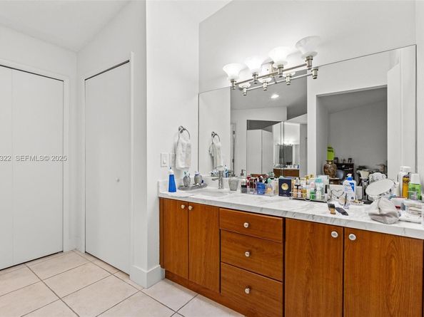 15621 SW 45th Ter, Miami FL 33185