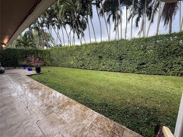 15621 SW 45th Ter, Miami FL 33185