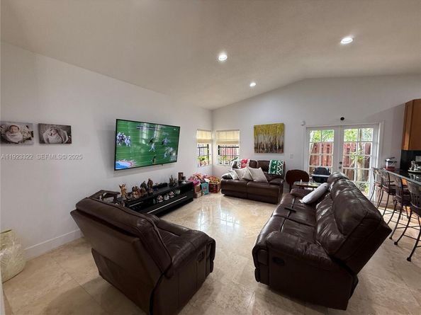 15621 SW 45th Ter, Miami FL 33185