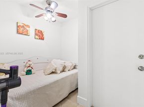 15621 SW 45th Ter, Miami FL 33185