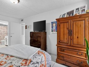 9678 Fontainebleau Blvd 410, Miami FL 33172