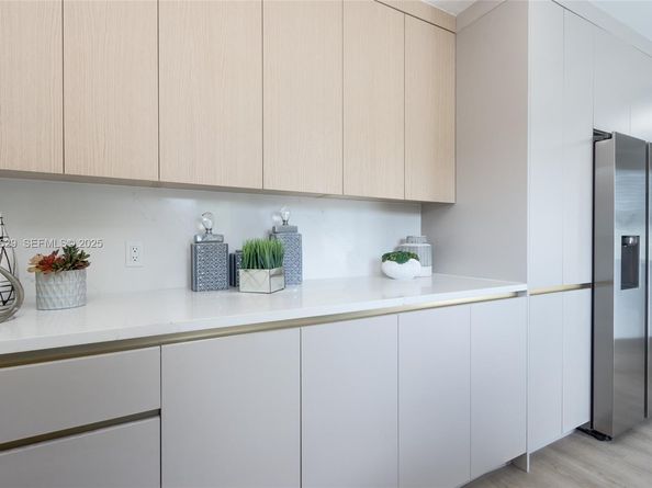 16049 NE 9th PL, North Miami Beach FL 33162