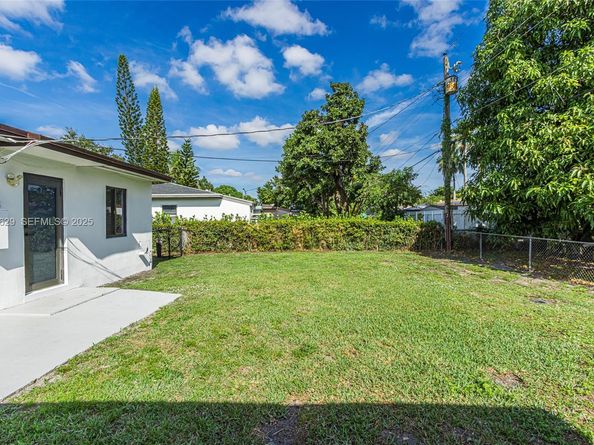 16049 NE 9th PL, North Miami Beach FL 33162