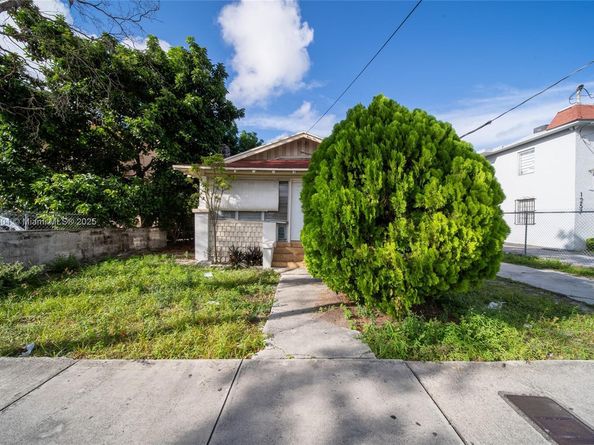 1267 NW 3rd St, Miami FL 33125