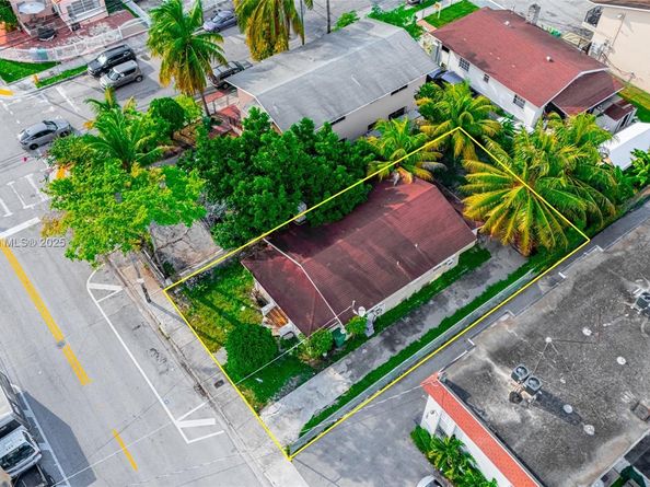 1267 NW 3rd St, Miami FL 33125