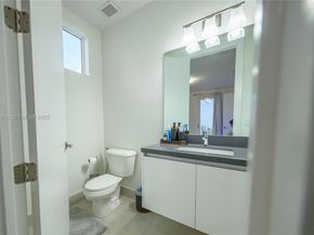 10126 NW 76th Ter, Doral FL 33178