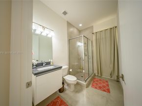 10126 NW 76th Ter, Doral FL 33178