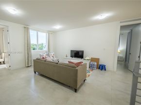 10126 NW 76th Ter, Doral FL 33178