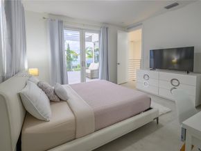 10126 NW 76th Ter, Doral FL 33178