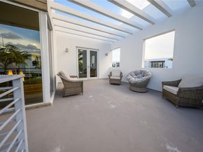 10126 NW 76th Ter, Doral FL 33178