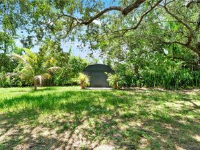 16022 SW 98th Ave, Miami FL 33157