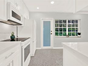 16022 SW 98th Ave, Miami FL 33157