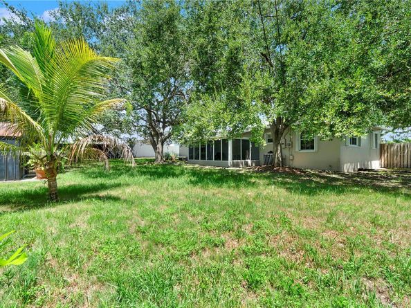 16022 SW 98th Ave, Miami FL 33157