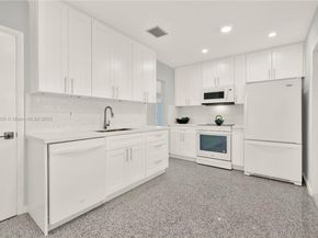 16022 SW 98th Ave, Miami FL 33157